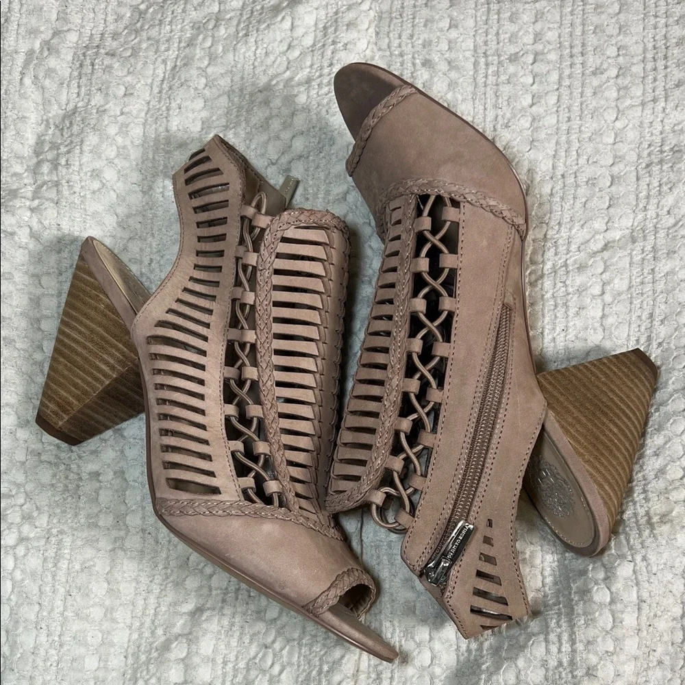 Vince Camuto Brown Cutout Sandals size 10